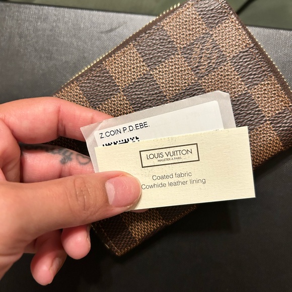 Louie Vuitton Zippy Coin Purse - Picture 7 of 7